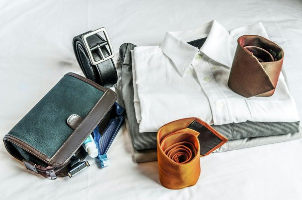 Trousse de toilette homme : l'accessoire indispensable des voyageurs